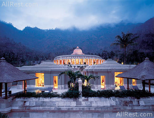 Amanjiwo resort 1